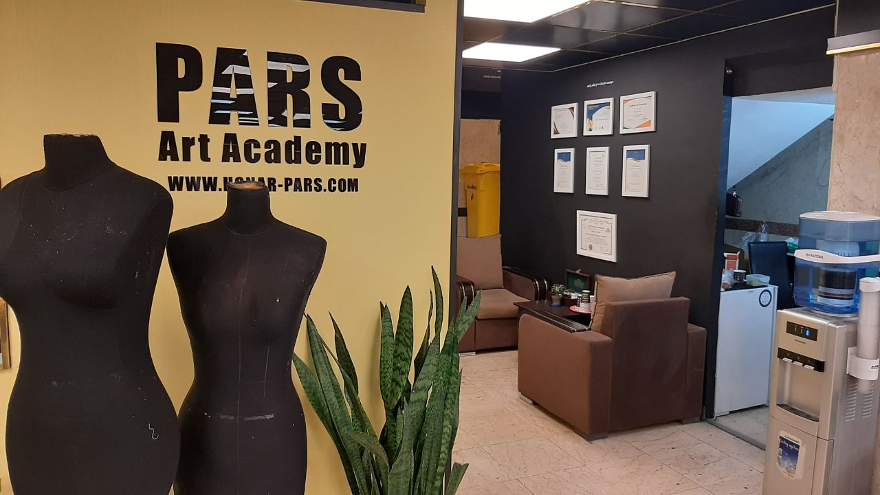 کلاس طراحی لباس در تهران با مدرک بین المللی و تضمین بازار کار