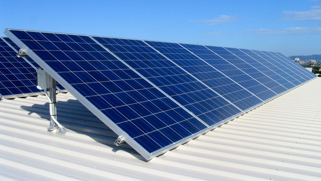 ۵ هزار سامانه کوچک مقیاس خورشیدی در حال ساخت است