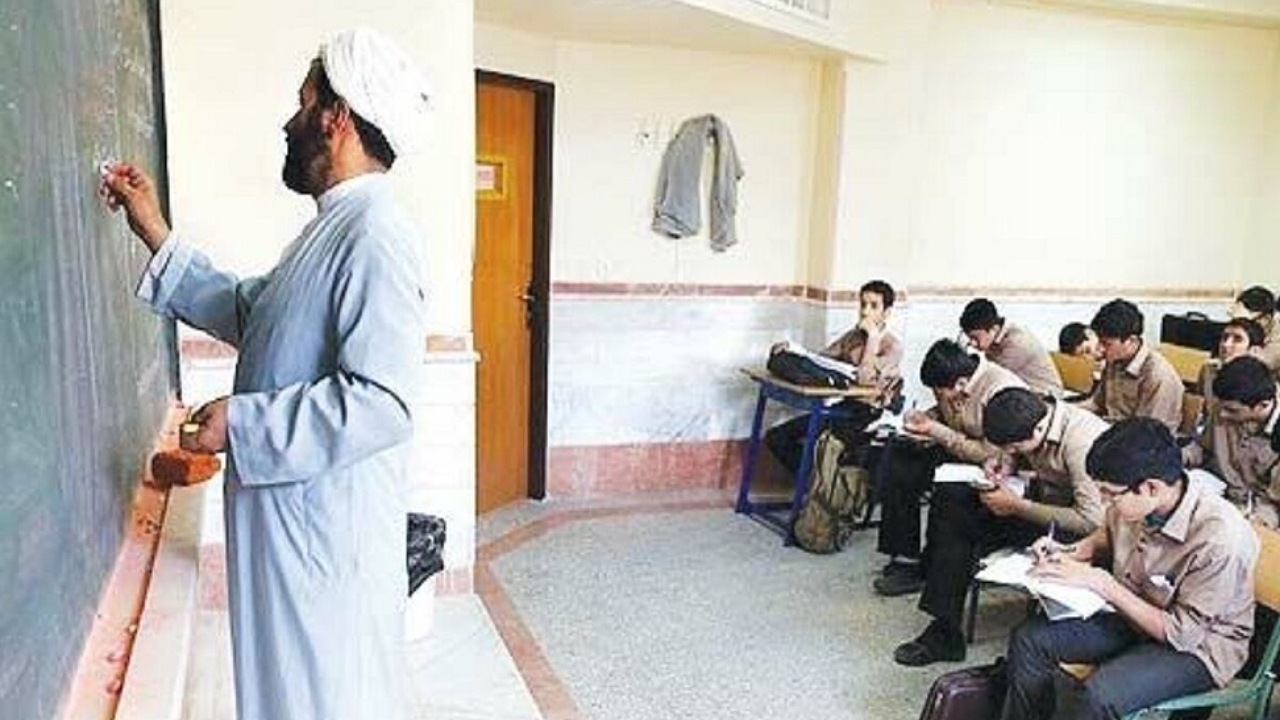 روحانیون و طلبه‌ها بدون هیچ سهمیه در آزمون استخدامی معلمی پذیرفته شدند