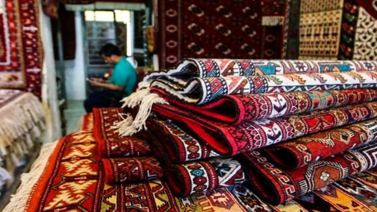 توضیحات موزه فرش ایران درباره فرش‌های ناپدیدشده سعدآباد