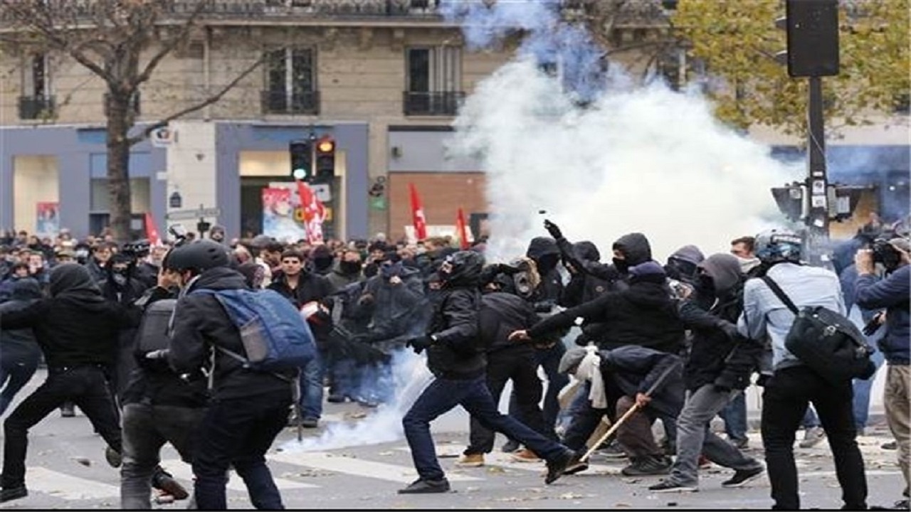 تقابل وزیر فرانسوی و مقام اتحادیه اروپا درباره خشونت پلیس فرانسه