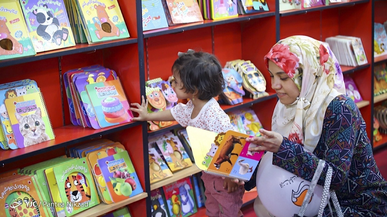 افزایش سطح کیفیت کتابخوانی کودکان نیازمند ورود کتاب‌های جدید به کانون است