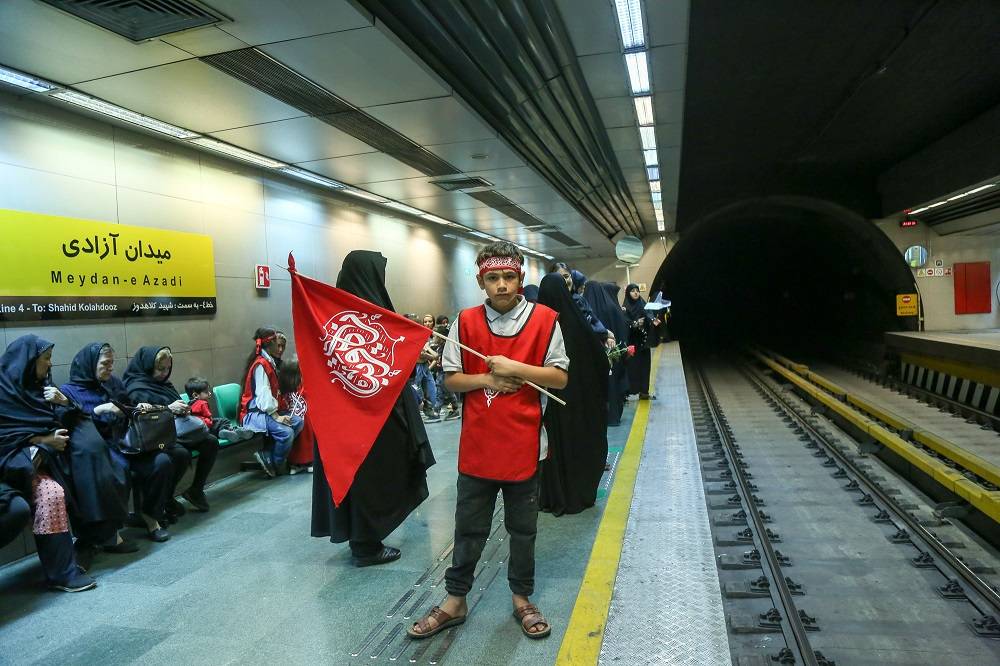 جابه‌جایی بیش از ۳۷ هزار نفر از شرکت‌کنندگان در آئین بدرقه زائران اربعین حسینی با مترو