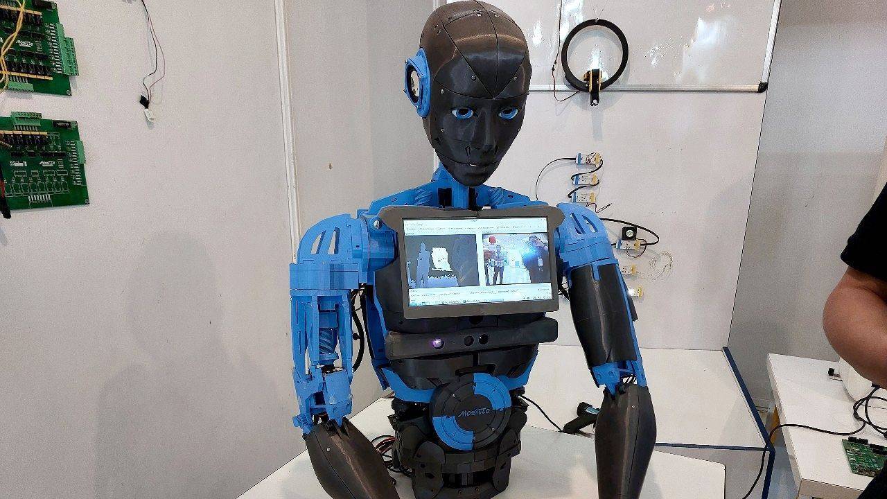 ربات تماما ایرانی که می‌تواند در صنعت و آموزش کاربردی باشد