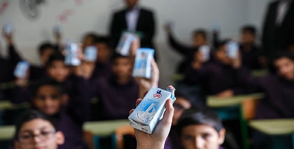 طرح توزیع شیر مدارس در برنامه هفتم گنجانده شد