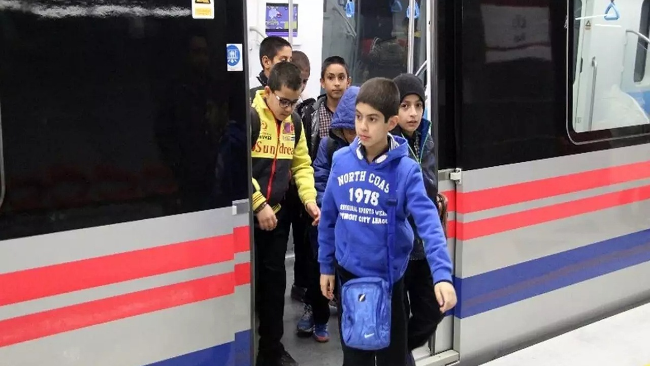 جابه‌جایی رايگان بیش ۱۳۸ هزار دانش آموز و دانشجو در هفته اول مهر با مترو تهران