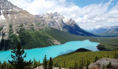 دریاچه پیتو

دریاچه پیتو در استان آلبرتا درمیان رشته‌کوه‌های راکی کانادا واقع شده.
