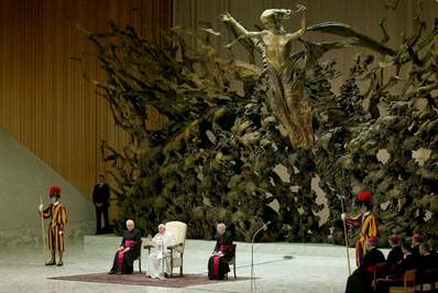 پاپ فرانسیس در طی سخنرانی هفتگی خود در سالن پل ششم/ واتیکان

