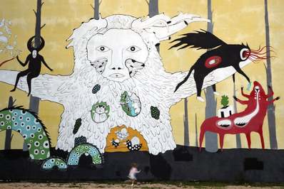 نقاشی دیواری در گالری هنری Tsekh در خیابان اکتابابسکا/ مینسک ، بلاروس