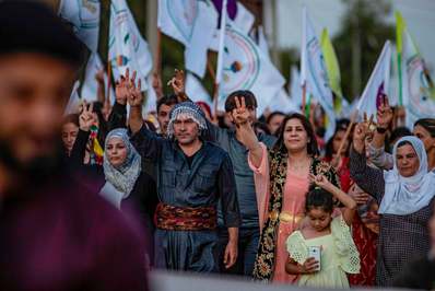 تظاهرکنندگان در اعتراض به حمله ترکیه/ قامیشلی ، سوریه