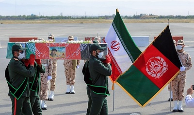 ورود پیکر شهید نسیم افغانی به فرودگاه مشهد مقدس 