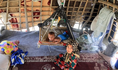 جولان گرما در کمپ سیل زدگان زاج و داربست 